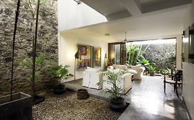 Mount Lodge Boutique Hotel